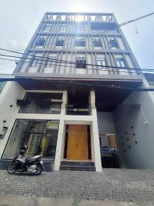 SỞ HỮU NGAY CHDV ĐẲNG CẤP,DÒNG TIỀN 2.3 TỶ, 6 TẦNG, 850m2, 39 PN, TRUNG TÂM Q.7, CHỈ 36 TỶ.